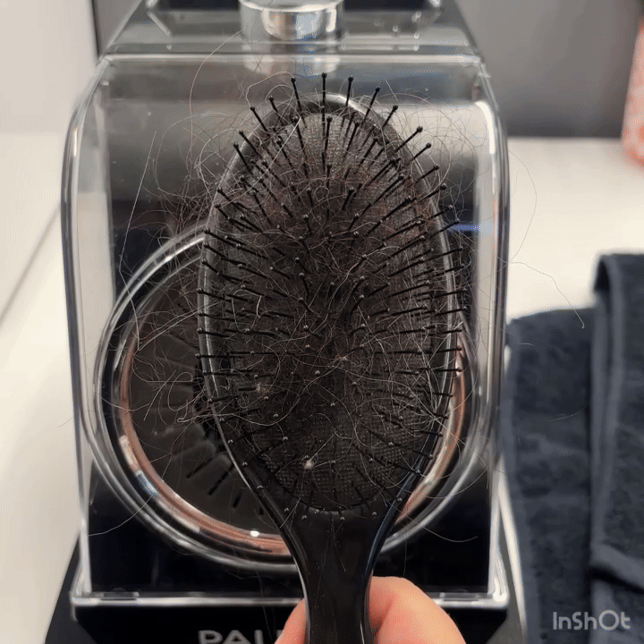 Automatic Hair Brush And Clipper Cleaner + 20 Salon/Barber Capes Bundle